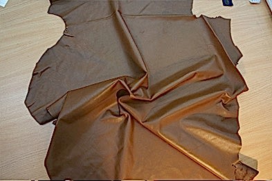 Светлокоричневая глянцевая кожа Козы. Турция. Купить в Астане в Ателье Золотое Руно